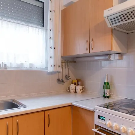 Relax Liget Apartman Appartamento *